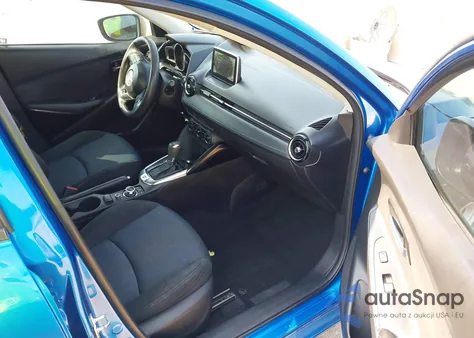 2017 Toyota Yaris Ia z USA, uszkodzony, nr VIN 3MYDLBYV5HY147258